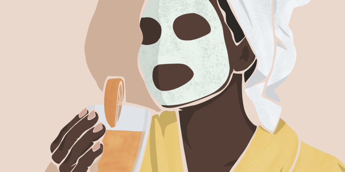 Illustration d'une femme en peignoir buvant un jus d'orange et portant un masque pour le soin du visage